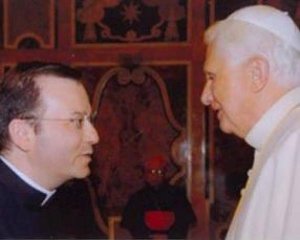 Padre Carlos Simón com o Papa Bento XVI